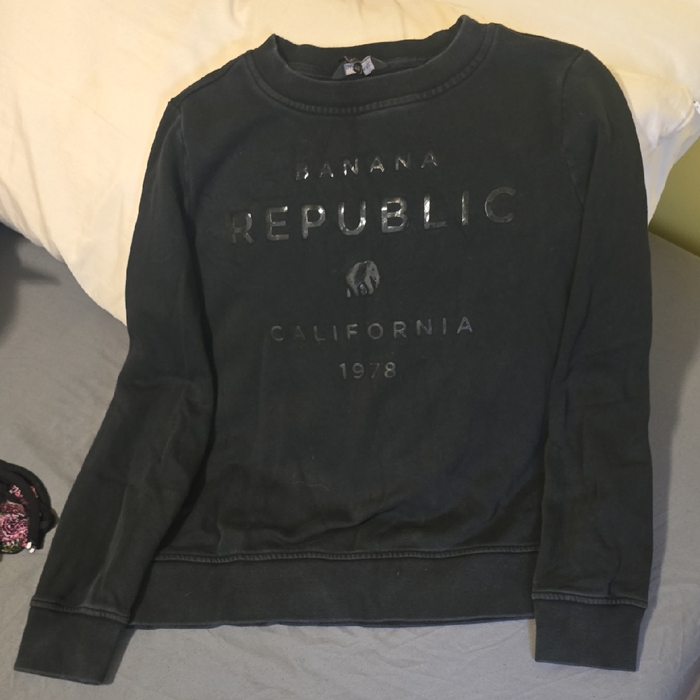Banana Republic Dark Gray Crew Neck Sweater